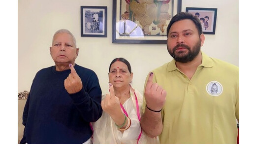 तेजस्वी का नौकरी कार्ड हुआ फेल, महिला वोटर और महागठबंधन की कलह बनी वोटकटनी